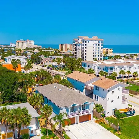 Sun-Splashed Luxe Townhome - Walk To The Sand